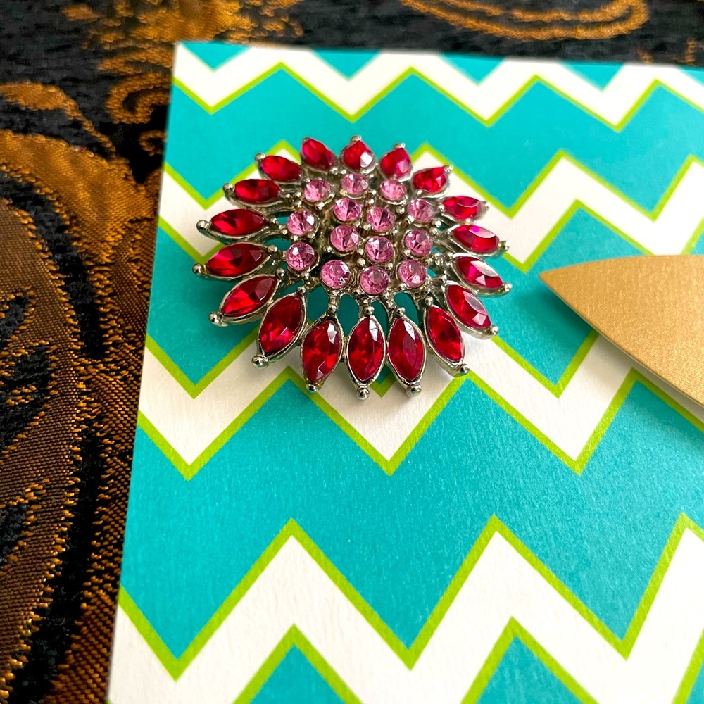 ♥️ HOT Cranberry PINK flower rhinestones Silver toned Brooch Pin Vintage style